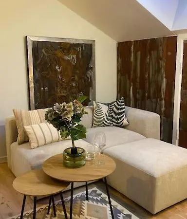 En Smuk Og Charmerende Oase Meget Taet Pa Centrum! Lägenhet *