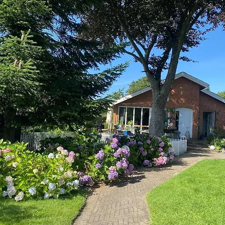 En Smuk Og Charmerende Oase Meget Taet Pa Centrum! * Holstebro