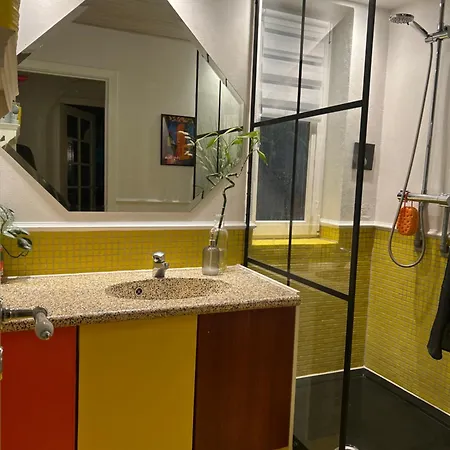 En Smuk Og Charmerende Oase Meget Taet Pa Centrum! Lägenhet *