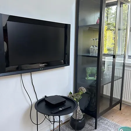 アパート En Smuk Og Charmerende Oase Meget Taet Pa Centrum! ホルステブロー